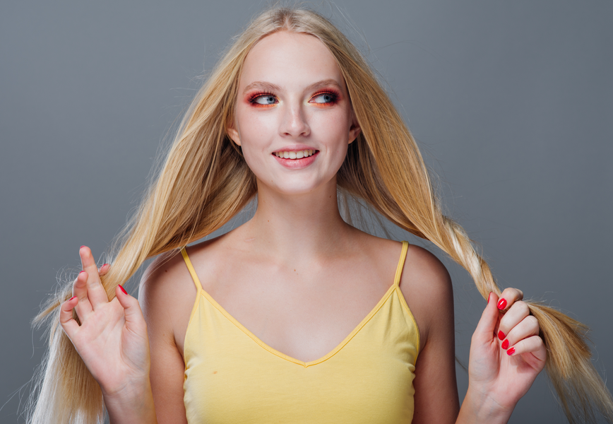 Natural dimensional balayage blonde hair technique